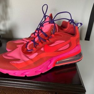 Hello! I am selling nike red and pink 270 reacts !